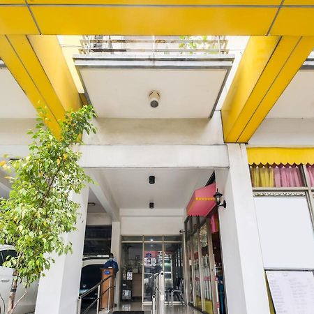 Oyo 893 Dian Suites Makati Manila Kültér fotó