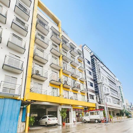 Oyo 893 Dian Suites Makati Manila Kültér fotó