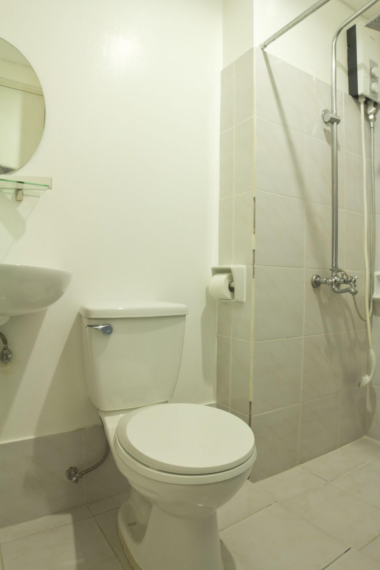 Oyo 893 Dian Suites Makati Manila Kültér fotó