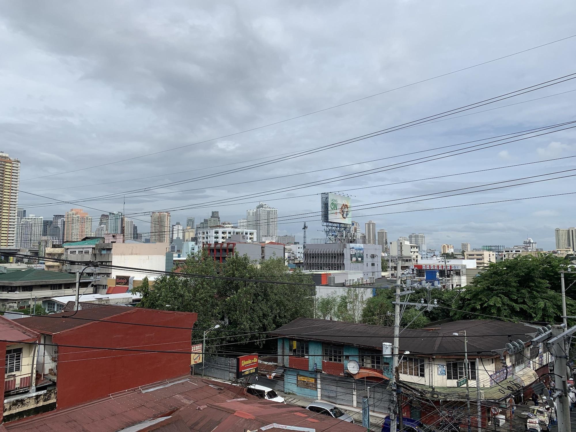Oyo 893 Dian Suites Makati Manila Kültér fotó
