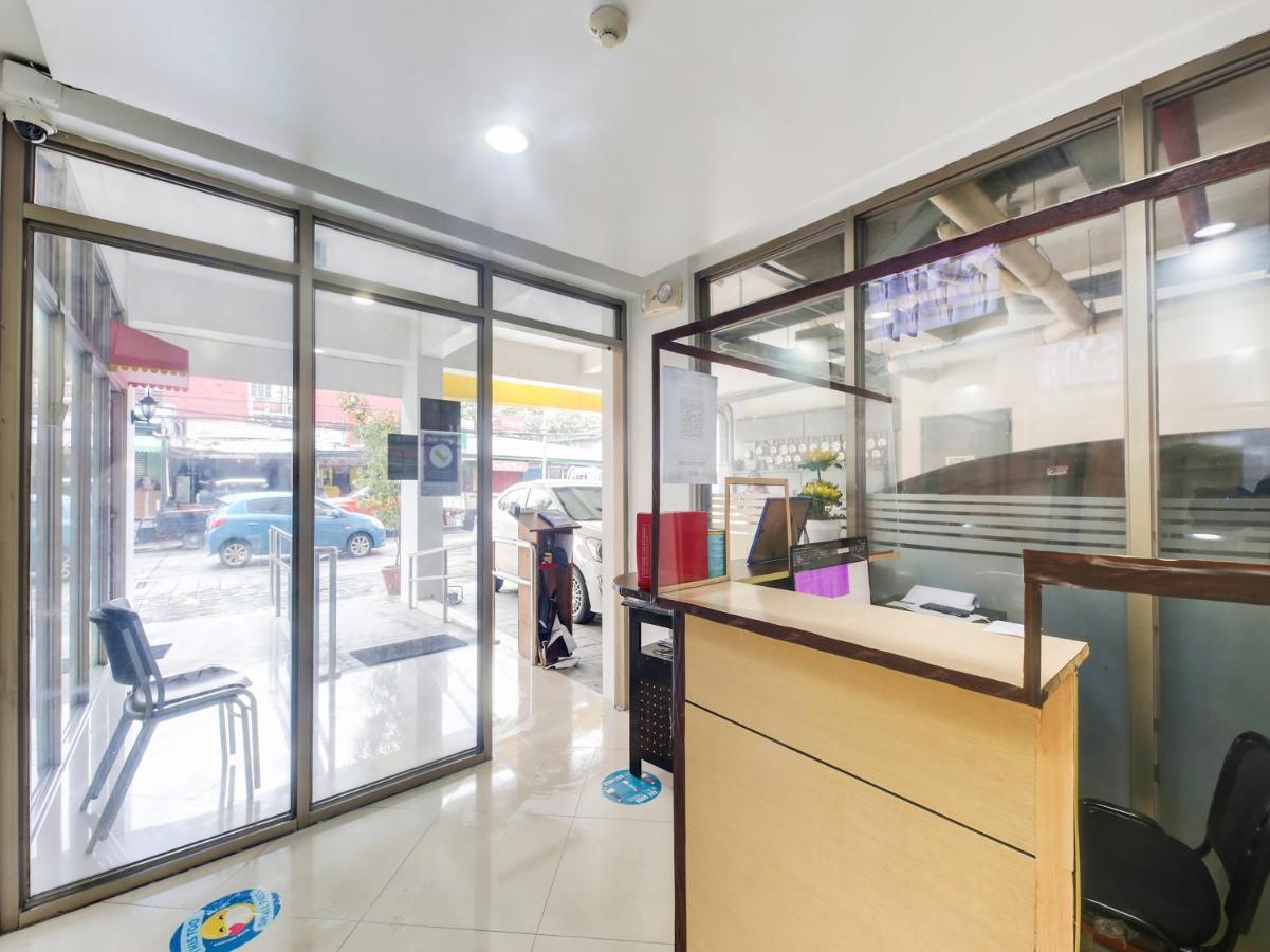 Oyo 893 Dian Suites Makati Manila Kültér fotó