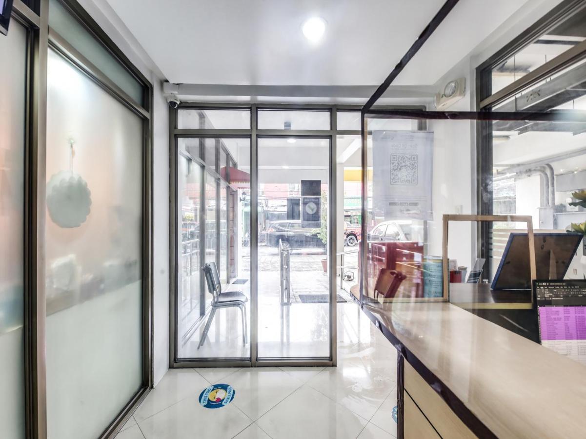 Oyo 893 Dian Suites Makati Manila Kültér fotó