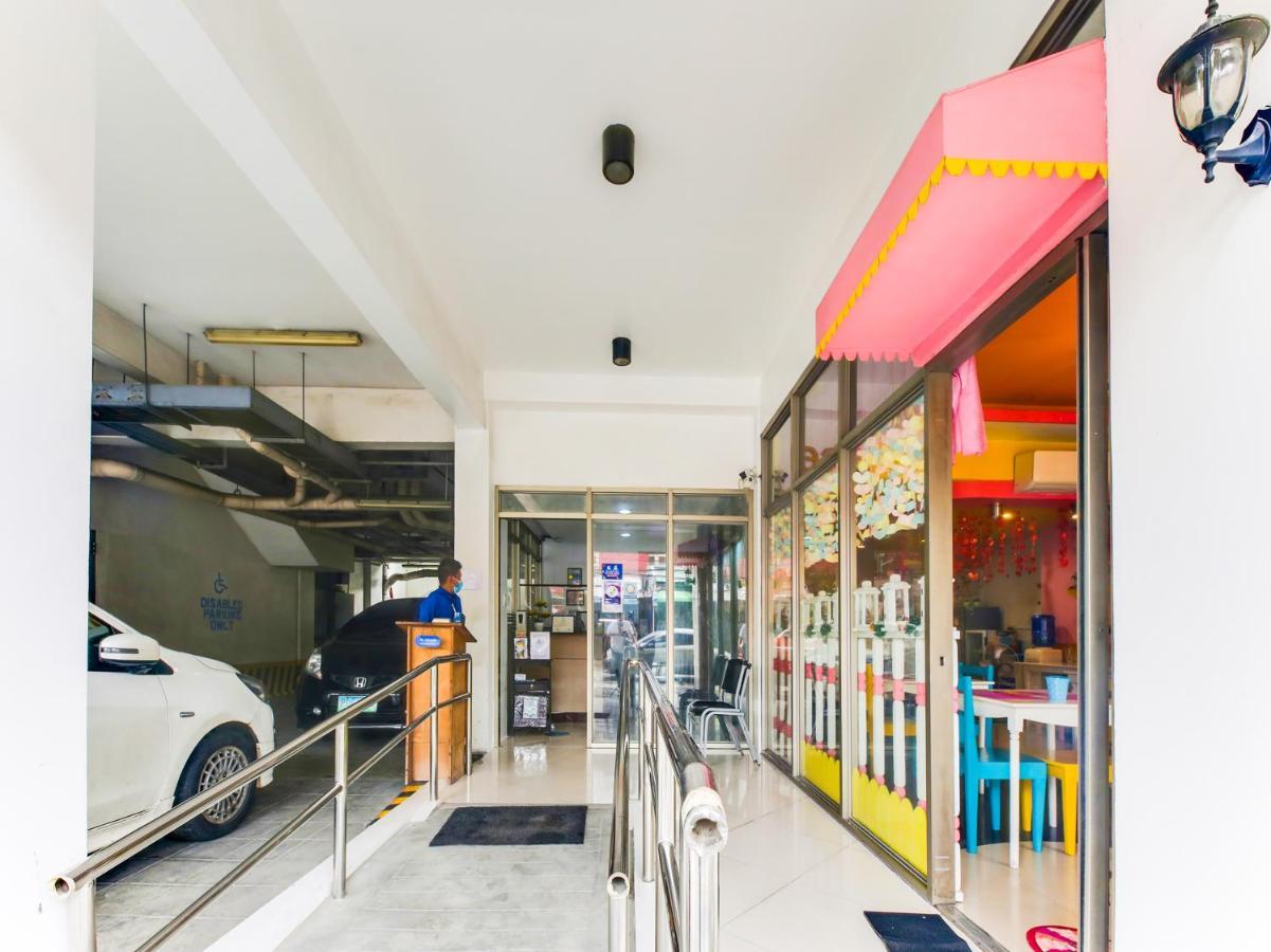 Oyo 893 Dian Suites Makati Manila Kültér fotó