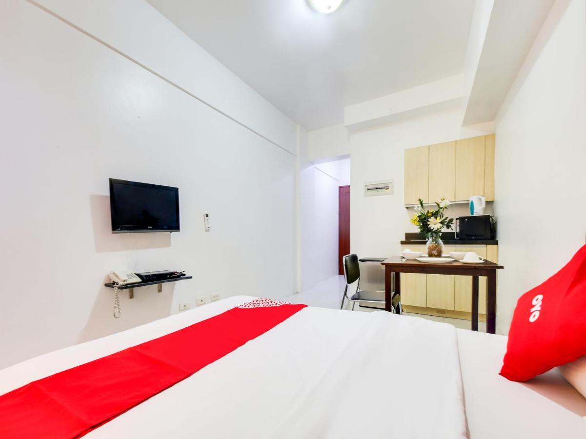 Oyo 893 Dian Suites Makati Manila Kültér fotó