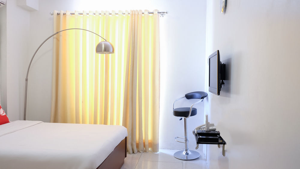 Oyo 893 Dian Suites Makati Manila Kültér fotó